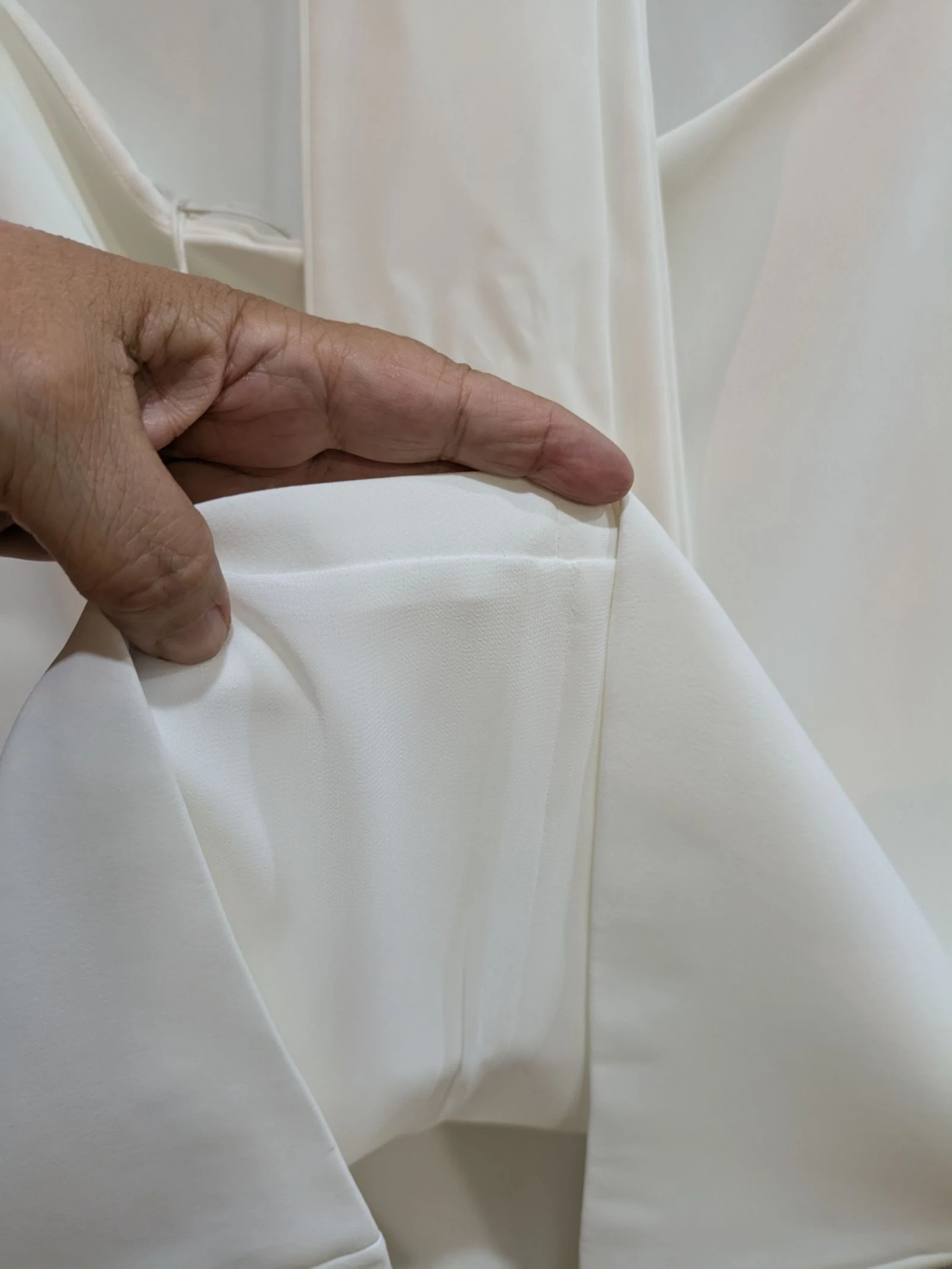 Vestido Corto Minimalista de Cuello Halter en Blanco Marfil talla L de Mango  – photo 4